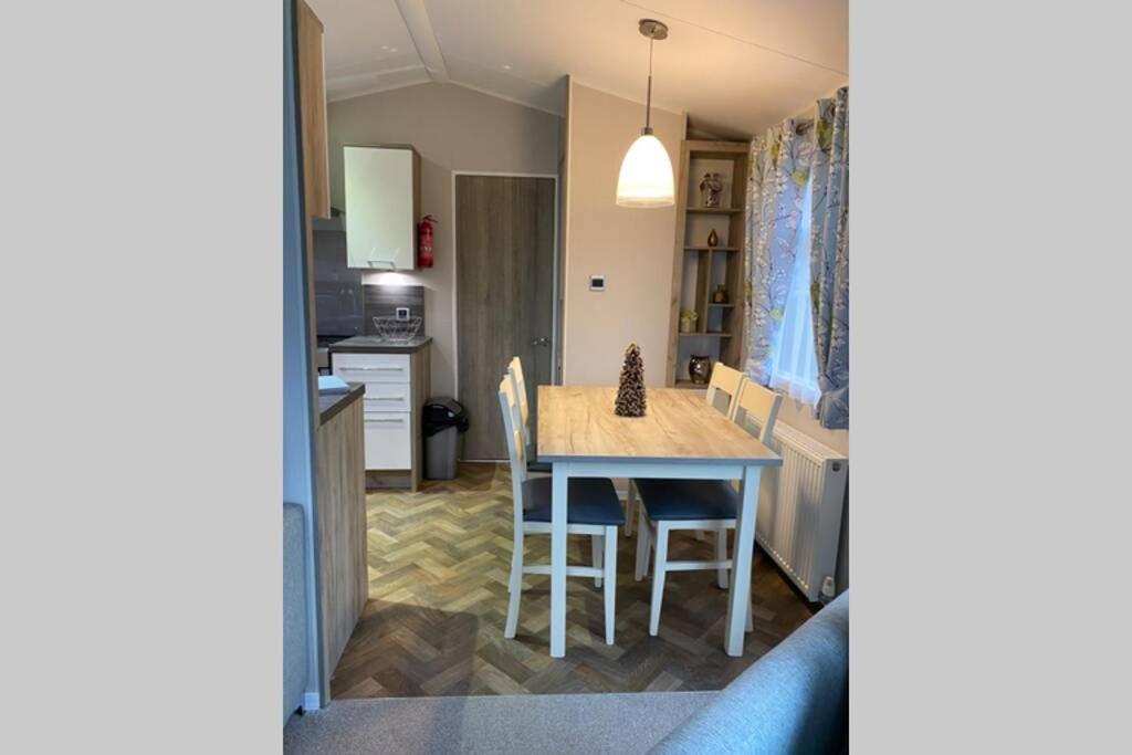 Glade Lodge- North Devon Coast, Bideford Bay Caravan Park Ngoại thất bức ảnh